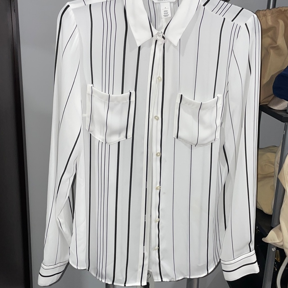White House, Black market shirt